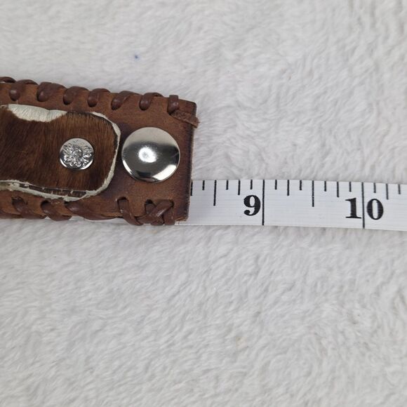 Leather Cowhide Western Cuff Bracelet Floral Medallion Snap Closure 8 Inch Boho - Picture 7 of 10
